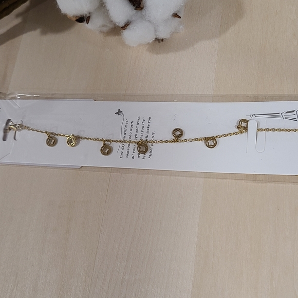 ππNEWππ CUTE!! 18kt Gold Plated over SS Hollow Cut Clover Bracelet - Picture 9 of 16